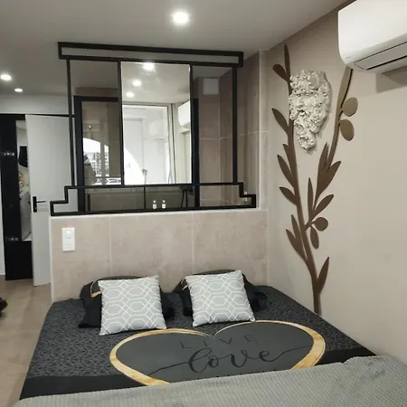 Dionysos Au Village Naturiste Apartamento